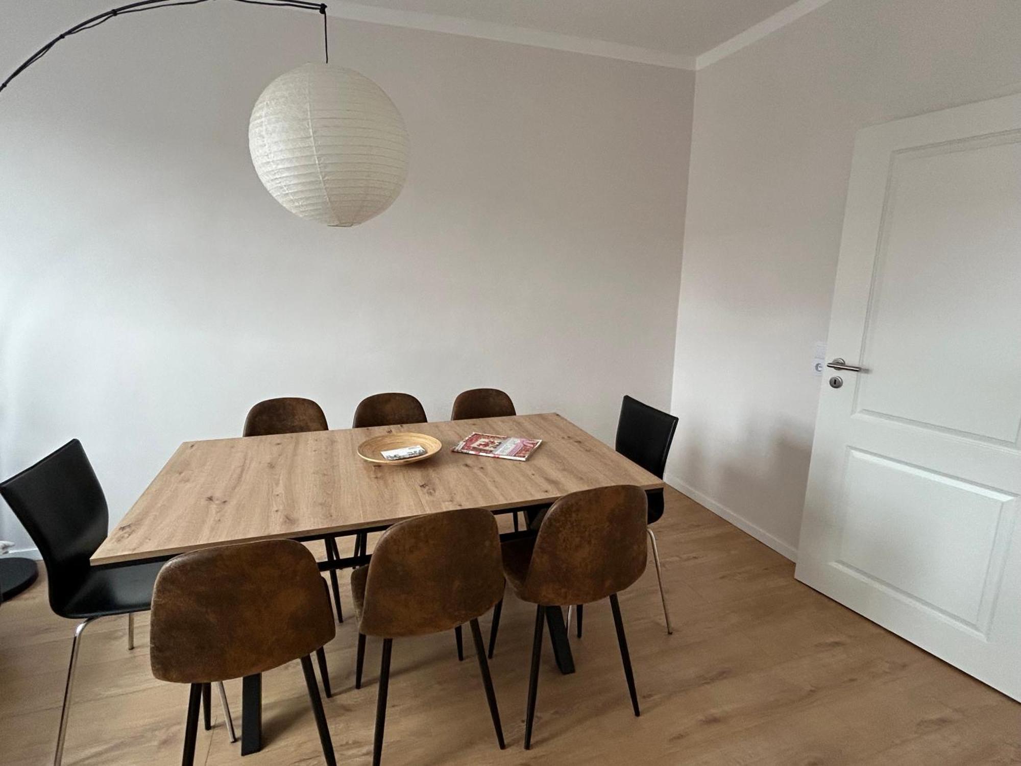 Schoene Neue 4 Zimmer Wohnung Mit Sued-Balkon Bis 8 Personen Naumburg (Saale) Exterior foto