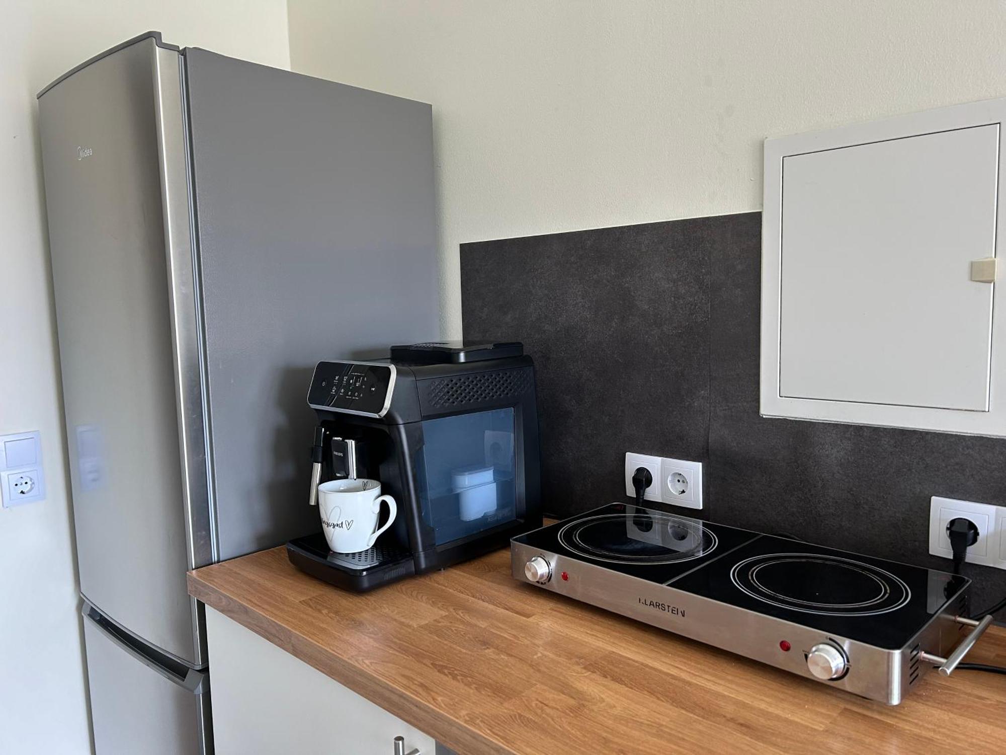 Schoene Neue 4 Zimmer Wohnung Mit Sued-Balkon Bis 8 Personen Naumburg (Saale) Exterior foto