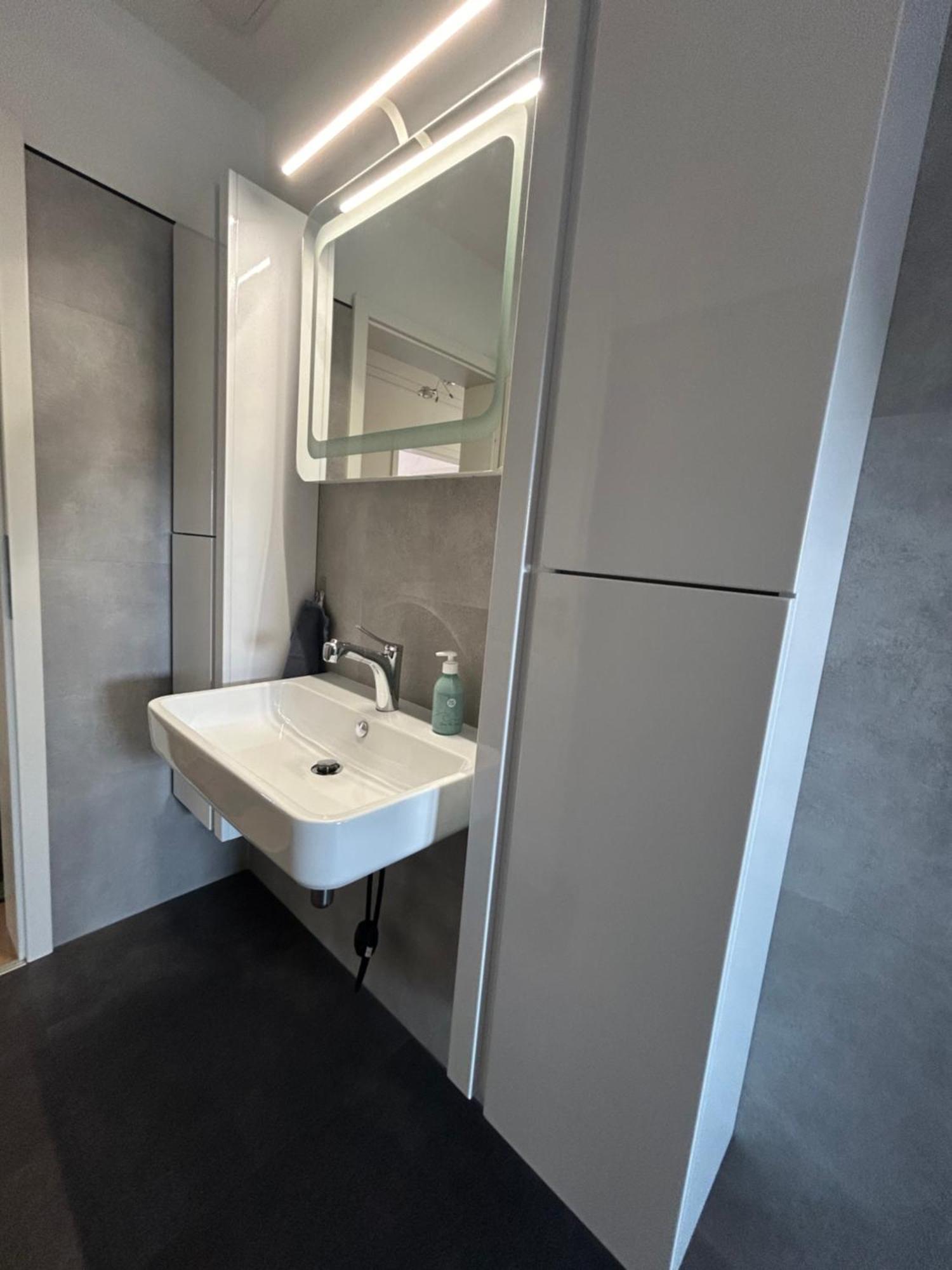 Schoene Neue 4 Zimmer Wohnung Mit Sued-Balkon Bis 8 Personen Naumburg (Saale) Exterior foto