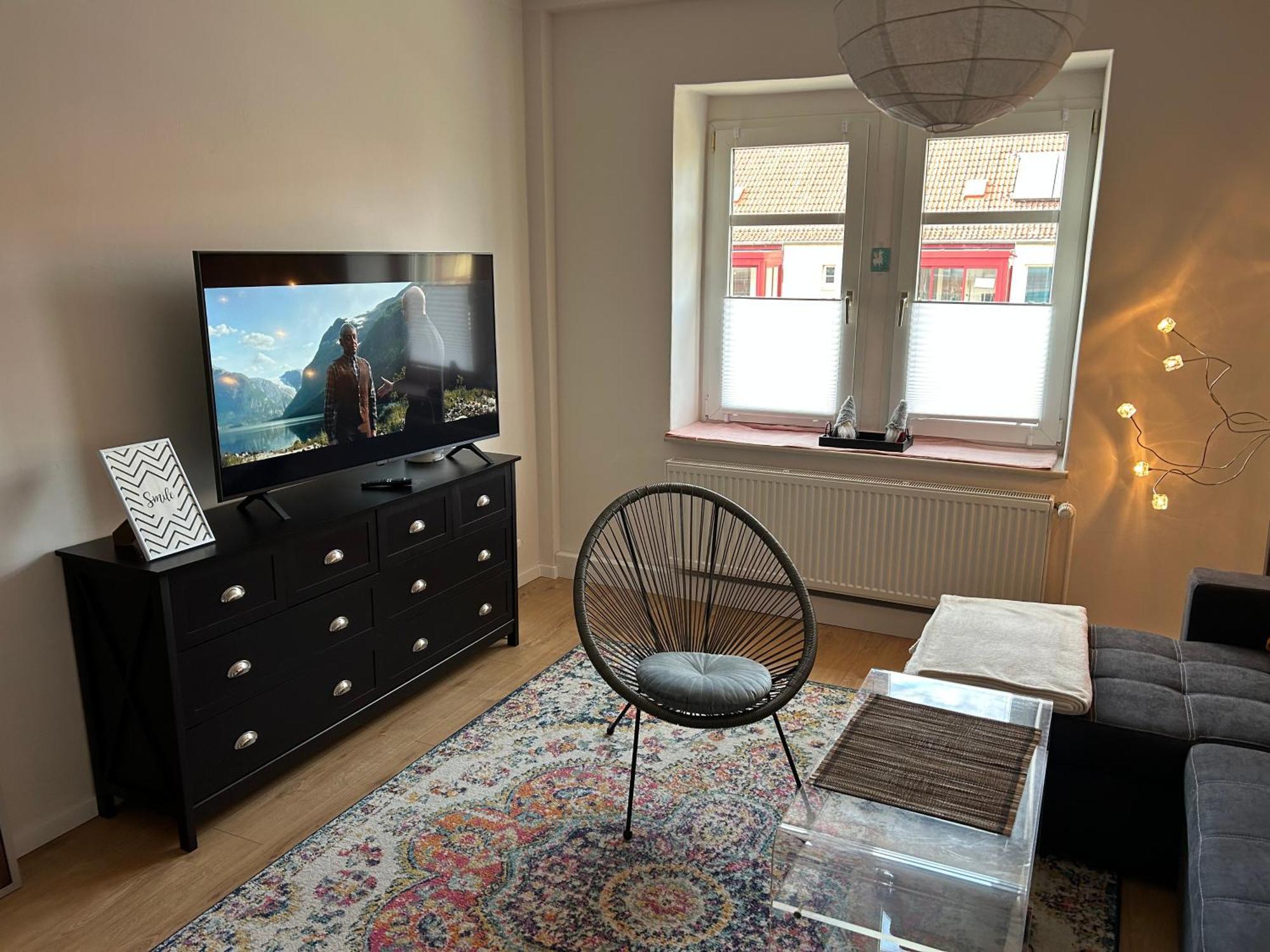 Schoene Neue 4 Zimmer Wohnung Mit Sued-Balkon Bis 8 Personen Naumburg (Saale) Exterior foto